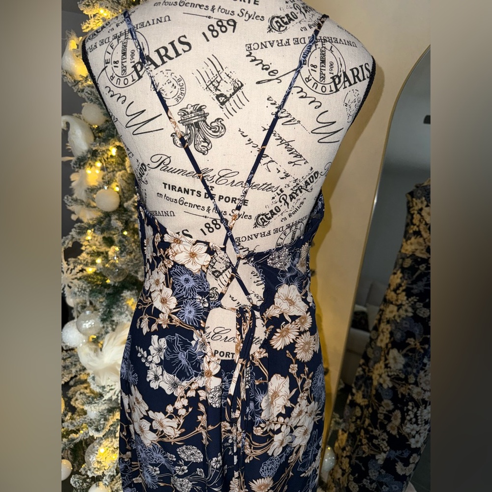 Floral Backless Dress - Picture 3 of 3